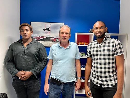 Equipe Autola vendeurs voiture d'occasion en Guadeloupe